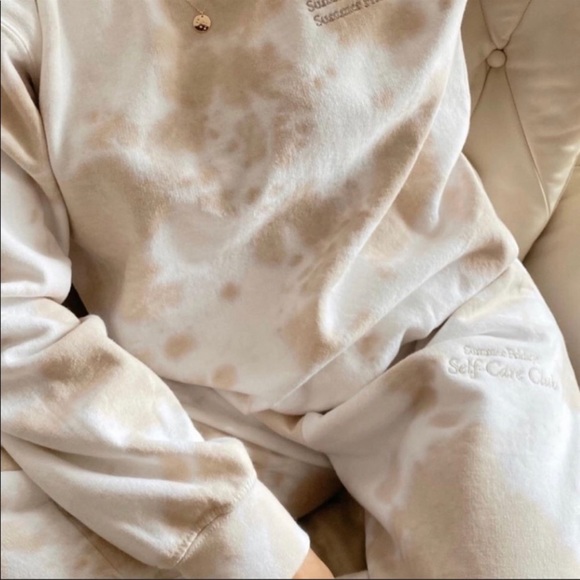 Summer Fridays sweatsuit set - Picture 1 of 4